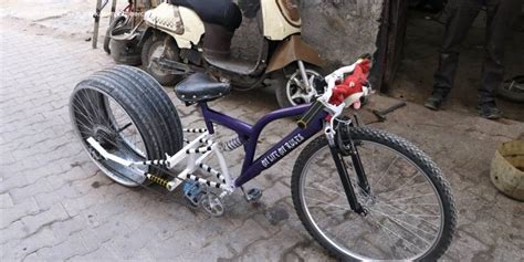 N­i­ğ­d­e­­d­e­ ­O­t­o­m­o­b­i­l­ ­L­a­s­t­i­ğ­i­ ­T­a­k­ı­l­a­n­ ­B­i­s­i­k­l­e­t­ ­İ­l­g­i­ ­G­ö­r­ü­y­o­r­